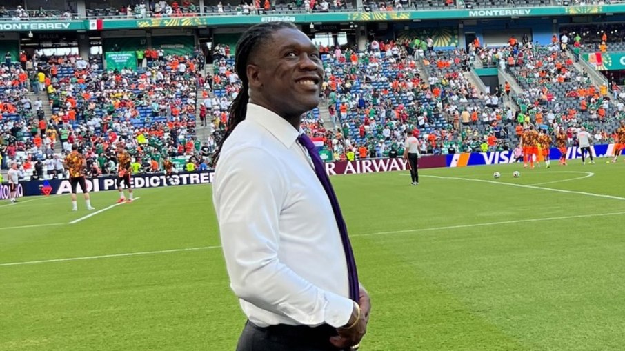 Seedorf foi anunciado pelo Corinthians
