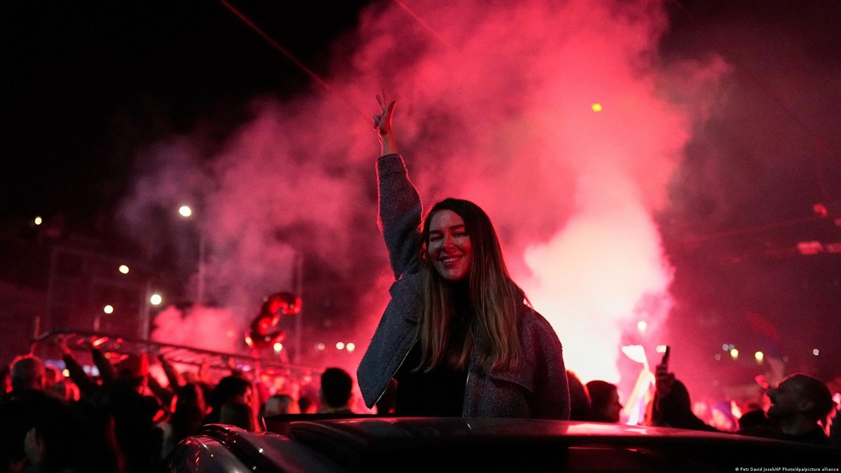 Movimento estudantil impõe derrota histórica a Vucic nas urnas - Foto