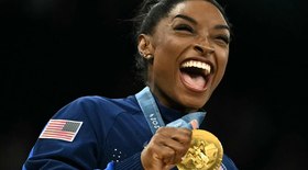 Após ouro, Biles manda indireta para ginasta: 