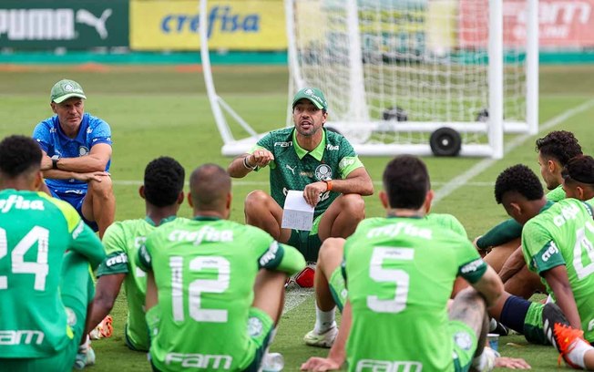 Abel prepara reformulação no Palmeiras