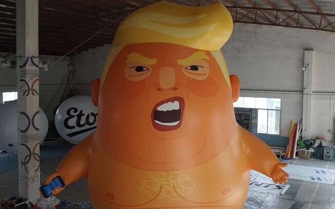 Balão Trump Baby foi criado por manifestantes contrários ao governo Trump e sobrevoará parlamento britânico na sexta