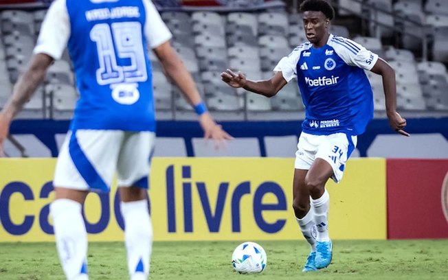 Jonathan Jesus é titular do Cruzeiro ao lado de Fabrício Bruno Jonathan Jesus é titular do Cruzeiro ao lado de Fabrício Bruno