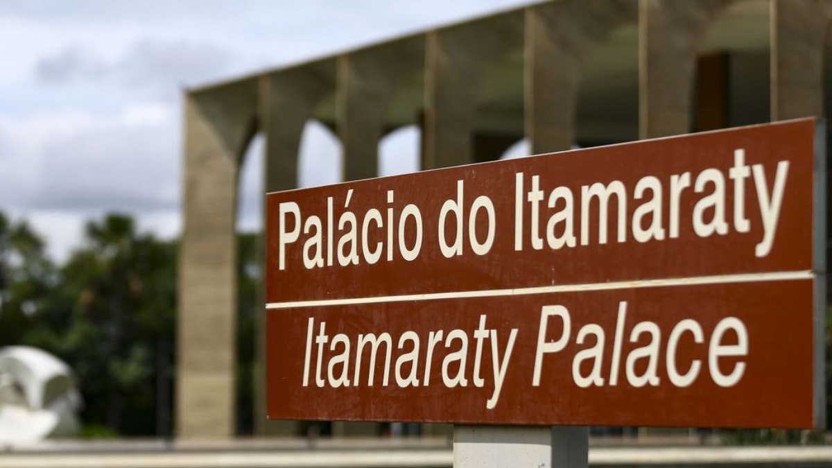   No comunicado, o Itamaraty defende o 'pleno respeito à soberania e à integridade territorial dos países'.