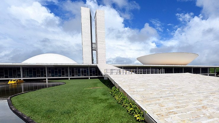 Senado aprova lei que endurece penas contra crimes