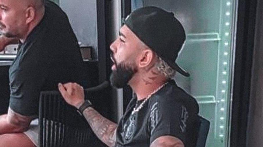 Gabigol foi fotografado com camisa do Corinthians