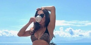 Ana Paula Padrão renova bronzeado em clique de biquíni