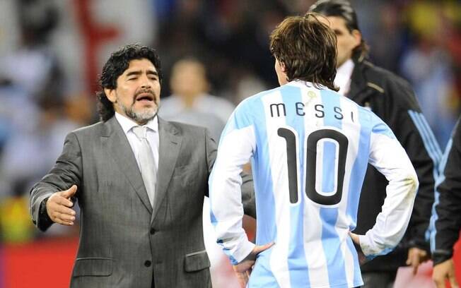 Maradona foi treinador de Messi na Copa do Mundo de 2010