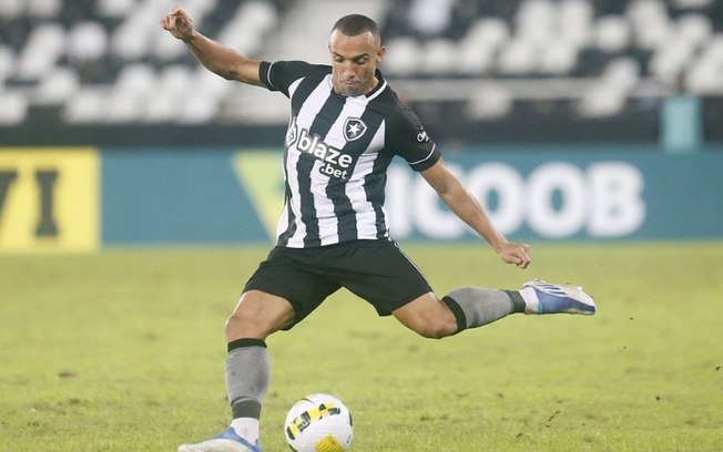Marçal, do Botafogo, sai em defesa de Vinícius Júnior após episódio de racismo