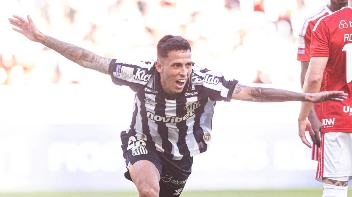 Gabigol%20faz%20dois%2C%20e%20Santos%20bate%20o%20Internacional%20no%20Beira-Rio