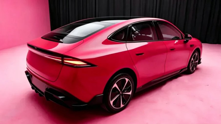 Chery Fulwin A9 estreou em pré-venda na China com versões elétrica e híbrida plug-in Chery Fulwin A9 estreou em pré-venda na China com versões elétrica e híbrida plug-in