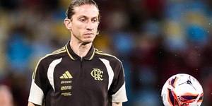 Meia revela "situação estranha" em demissão de Filipe Luís no Fla