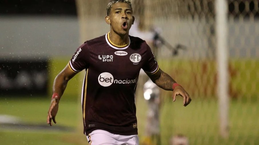 John Kennedy marcou seis gols em oito jogos disputados pela Ferroviária