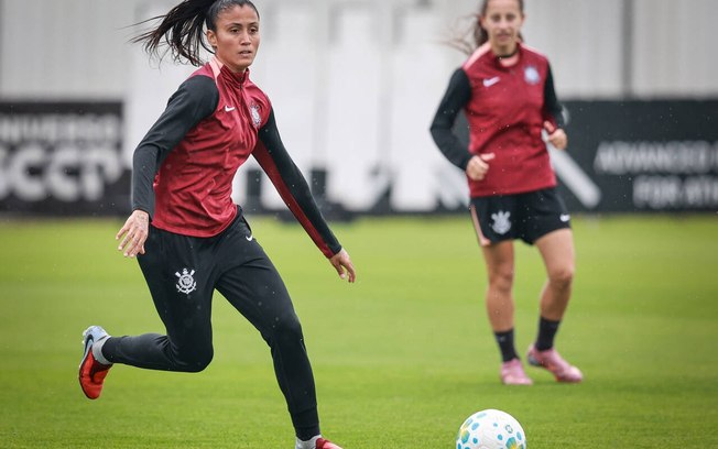 Atacante será julgada por expulsão contra o Mixto após reclamação com a arbitragem Atacante será julgada por expulsão contra o Mixto após reclamação com a arbitragem