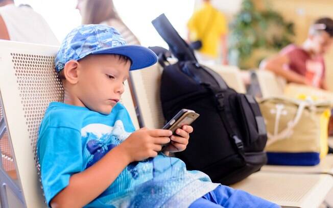 Pesquisa mostra que, para 85% dos entrevistados, a internet dos filhos deve ser controlado durante uma viagem; veja Pesquisa mostra que, para 85% dos entrevistados, a internet dos filhos deve ser controlado durante uma viagem; veja