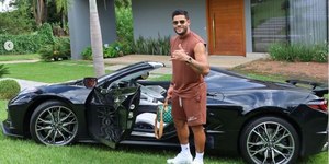 Hulk exibe na web Corvette ZR1 de mais de R$ 2 milhões