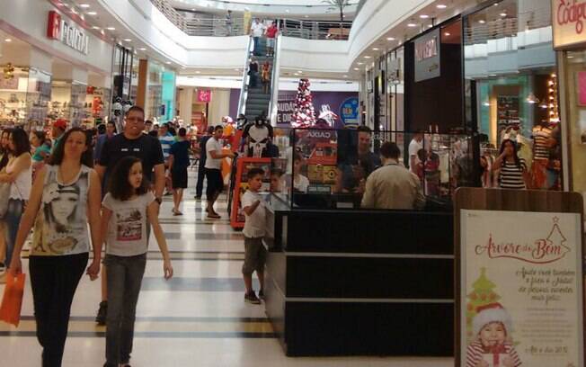 Visitação de shoppings deve subir 12% neste sábado em função do dia das crianças, diz Abrasce