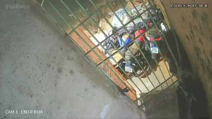 Deslizamento interdita acesso à Rocinha após temporal no RJ; veja