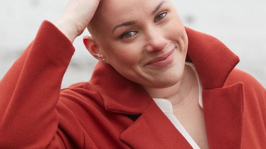 Laura Mathias espera que o tapa ocorrido durante o Oscar traga mais conscientização sobre a perda de cabelos 