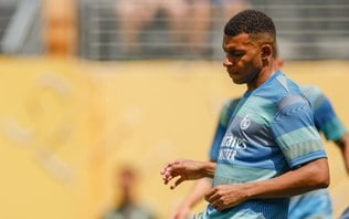 Mundial: entenda por que o jogo entre Real Madrid e PSG atrasou