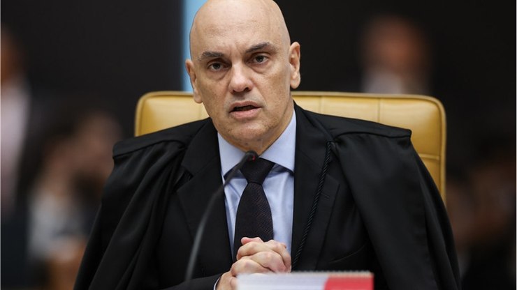 Moraes vota por responsabilizar redes sociais por conteúdos ilícitos
