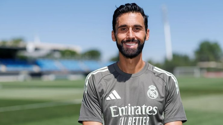 %C3%81lvaro%20Arbeloa%20%C3%A9%20escolhido%20como%20novo%20t%C3%A9cnico%20do%20Real%20Madrid