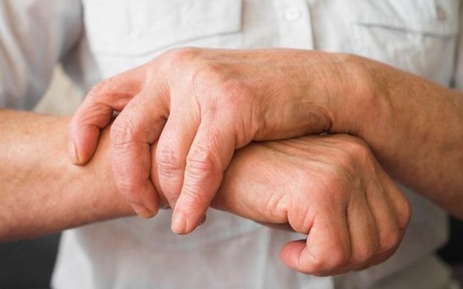 CES 2024 | Luva ajuda nos movimentos de pacientes com Parkinson