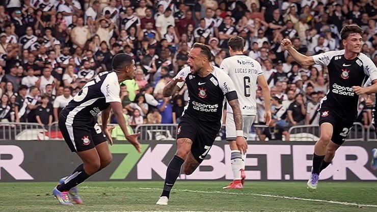 Crias do terrão brilham, e Corinthians bate Vasco em São Januário