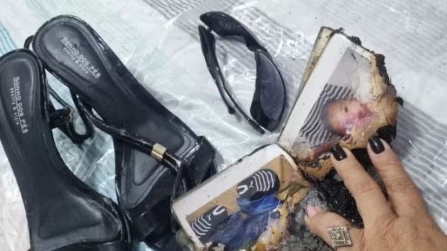 Sônia Moura postou nas redes sociais uma foto dos objetos que recebeu 