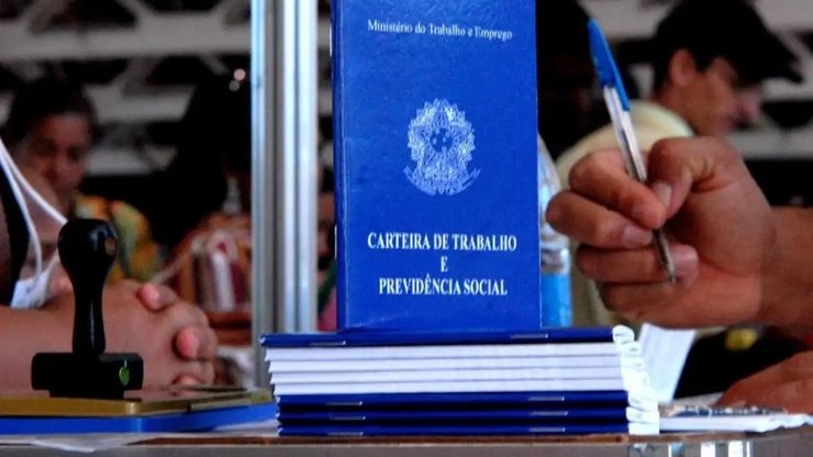 PAT%20Araraquara%20divulga%20dezenas%20de%20vagas%20para%20diferentes%20%C3%A1reas%20nesta%20semana