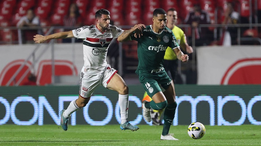 São Paulo vence Palmeiras e larga na frente nas oitavas da Copa do Brasil