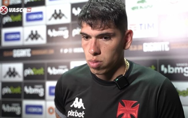 Palacios explica choro após bola na trave em Vasco x Grêmio: 'Era uma ocasião importante'