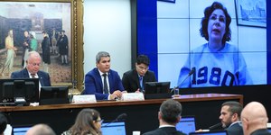 Zambelli diz à CCJ da Câmara que será solta em breve na Itália