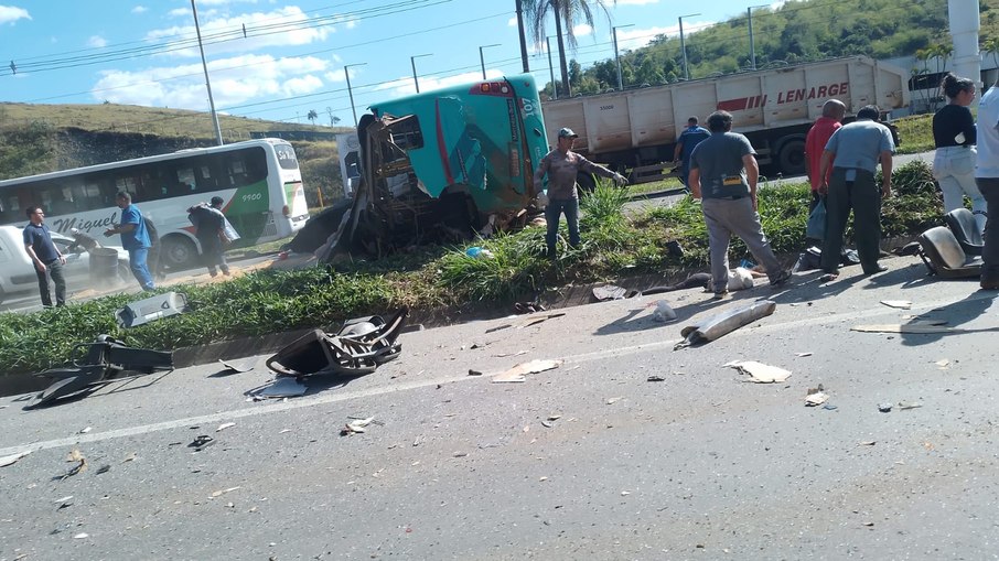 Acidente deixou dezenas de feridos em Juiz de Fora