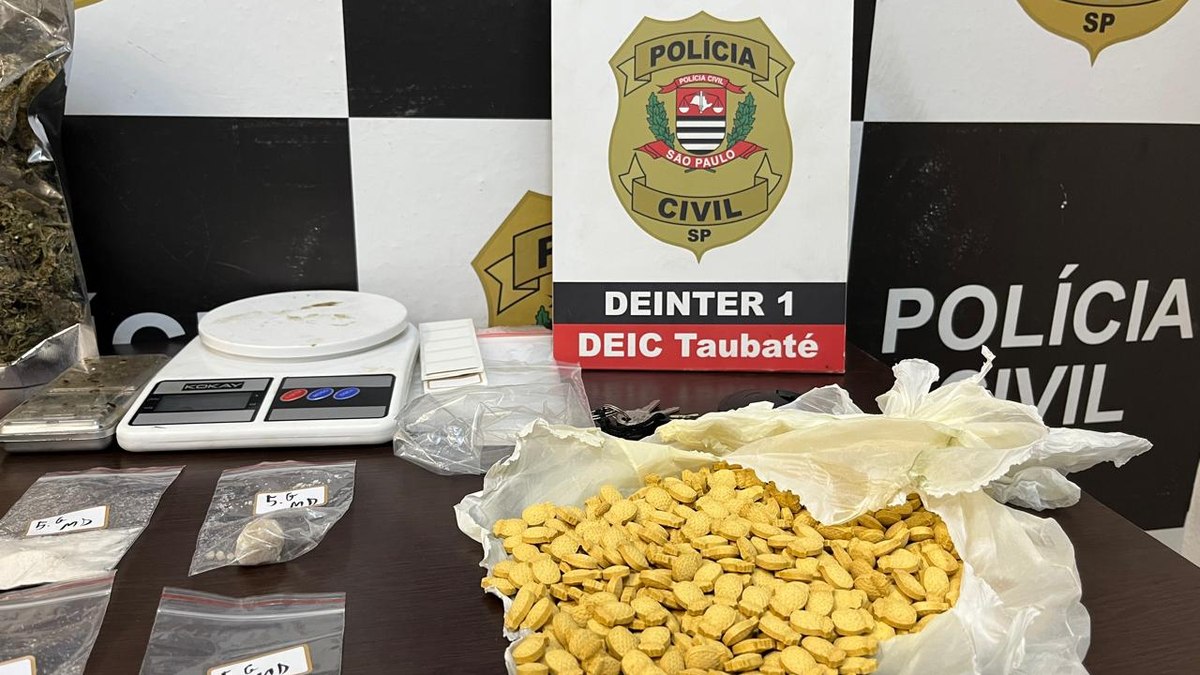 Polícia prende R$ 300 mil em drogas sintéticas no interior de SP Polícia prende R$ 300 mil em drogas sintéticas no interior de SP