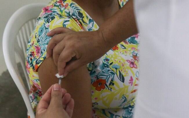RMC tem cinco denúncias de fura-fila na vacinação contra covid