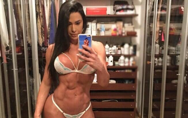 Gracyanne Barbosa atualiza Instagram com foto de corpo sarado