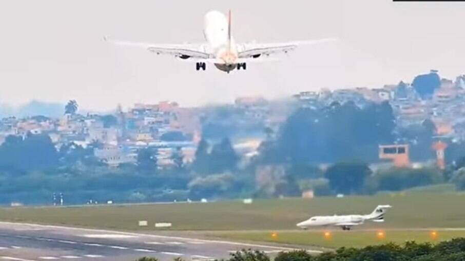 Avião arremete no Aeroporto de Guarulhos