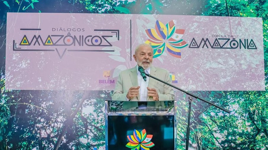 O presidente Lula (PT) em discurso na Cúpula da Amazônia, nesta quarta (9)