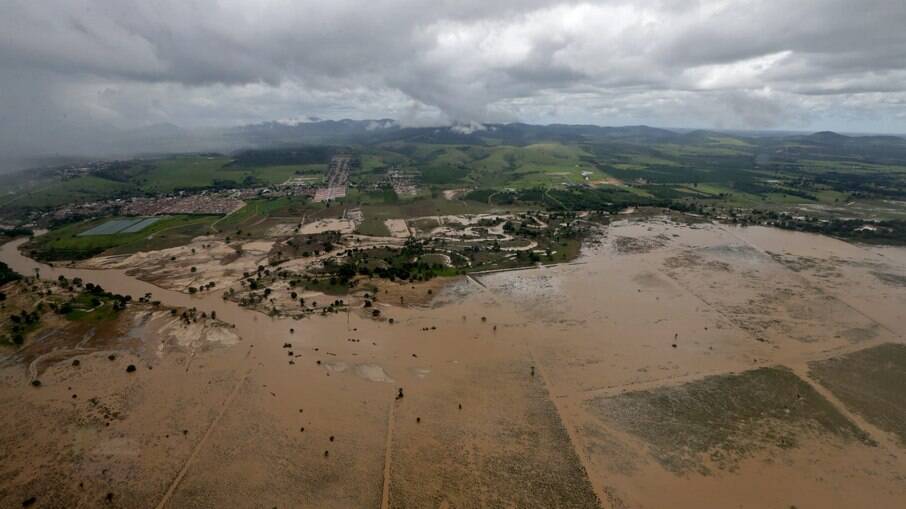 Fortes chuvas causam enchentes na Bahia 