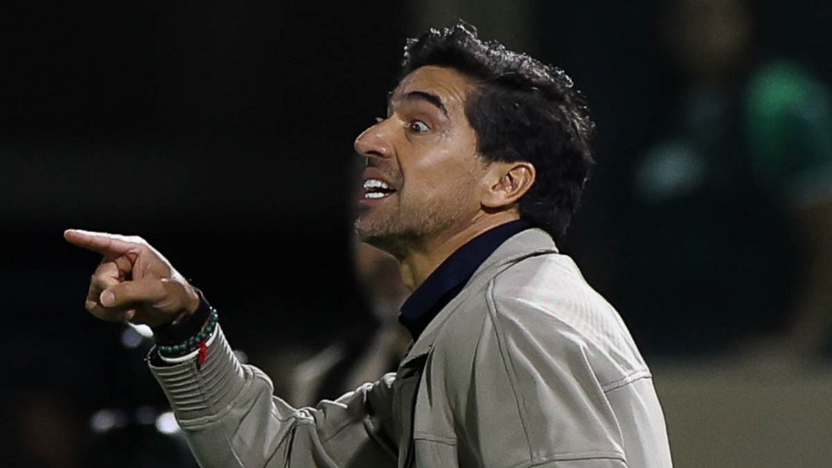 ¡Insulto Épico! Abel Ferreira Explota Contra Árbitro en Choque-Rei