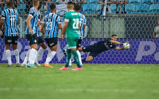 Marchesín chegou ao Grêmio cercado de expectativa pela experiência