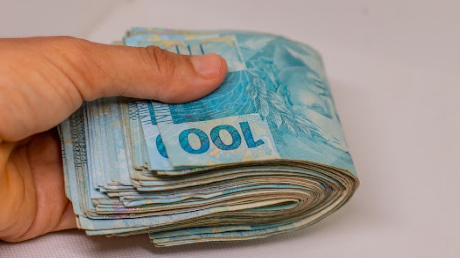 Justiça concede indenização de R$ 20 mil para passageira que caiu dentro de um aeroporto. Justiça concede indenização de R$ 20 mil para passageira que caiu dentro de um aeroporto.