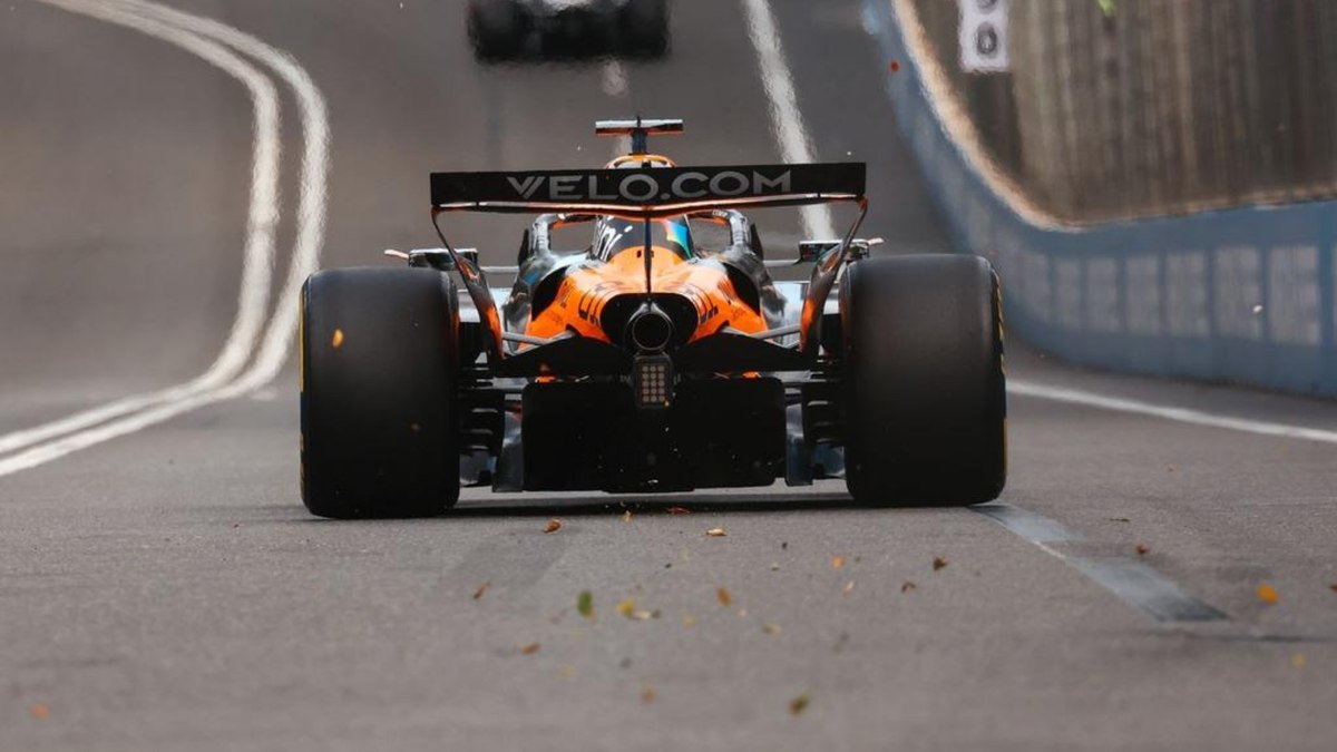 Oscar Piastri bate na primeira volta do Grande Prêmio do Azerbaijão Oscar Piastri bate na primeira volta do Grande Prêmio do Azerbaijão