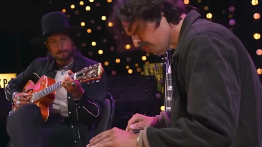 Dupla com apurada habilidade musical Dupla com apurada habilidade musical