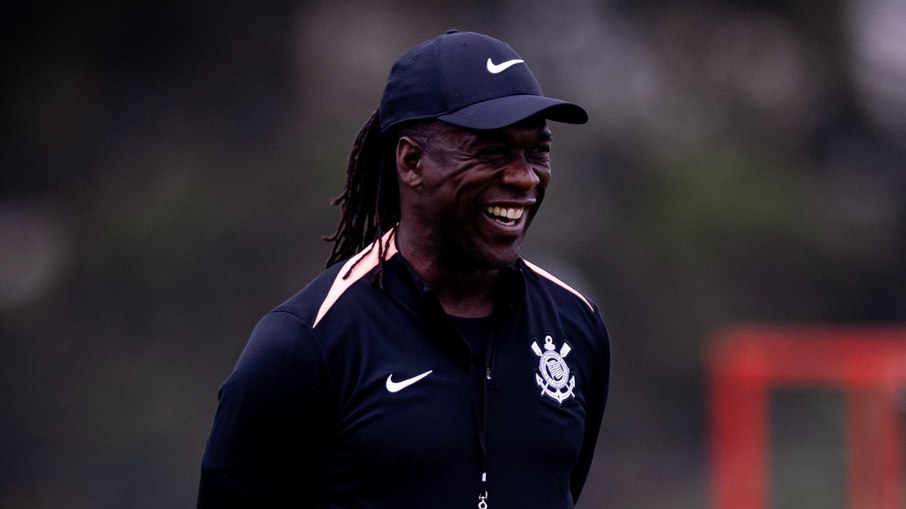 Seedorf mentiu? Web resgata recorte e aponta 