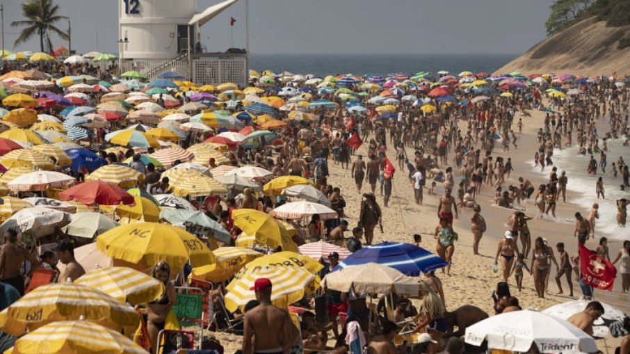 Prefeitura proíbe vendas e música ao vivo em praias no RJ Prefeitura proíbe vendas e música ao vivo em praias no RJ
