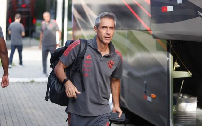 Paulo Sousa relaciona 22 jogadores para jogo do Flamengo contra o Athletico