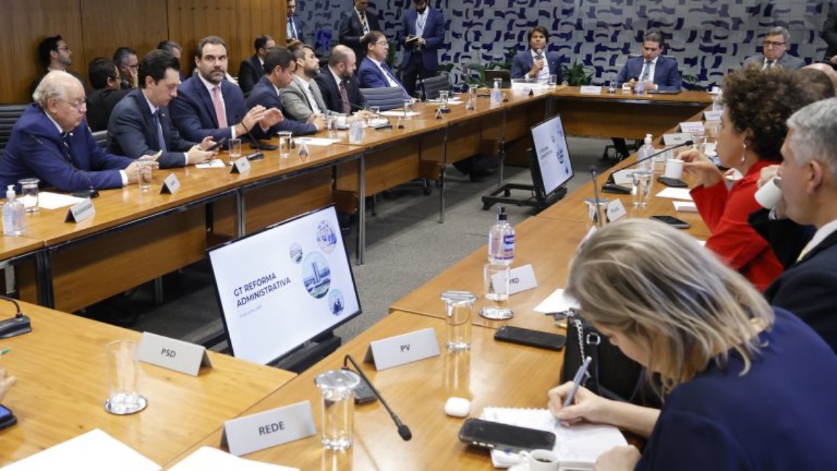 Reforma administrativa traz estratégia de combate a supersalários