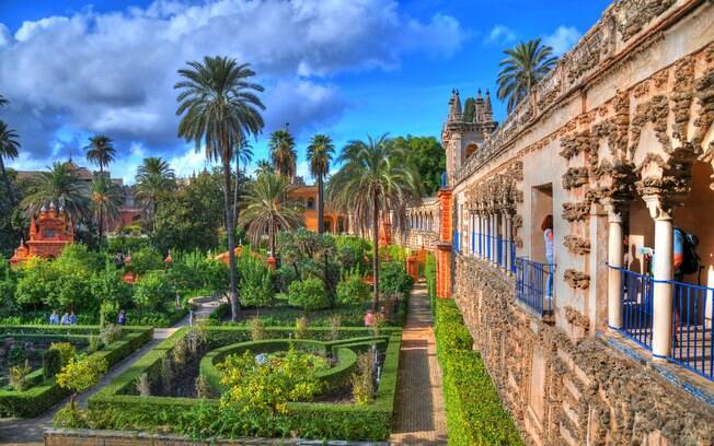 Alcazár Real de Sevilha impressiona pela bela arquitetura