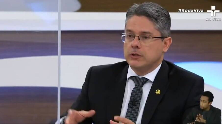 Senador Alessandro Vieira no programa Roda Viva (18/10)